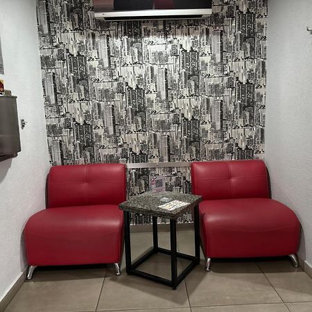 Kuboz Motor Hotel 萨波潘 外观 照片