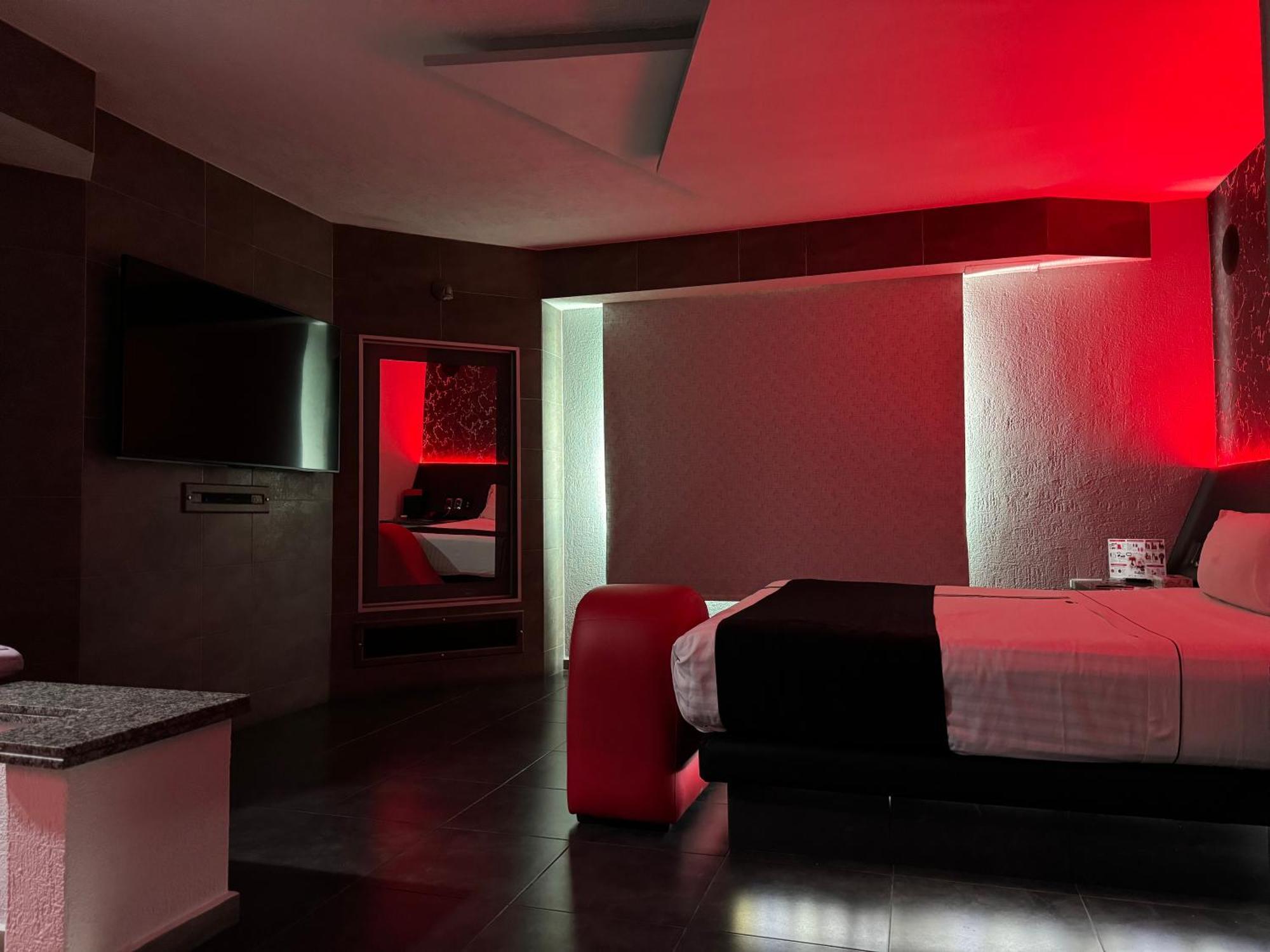 Kuboz Motor Hotel 萨波潘 外观 照片